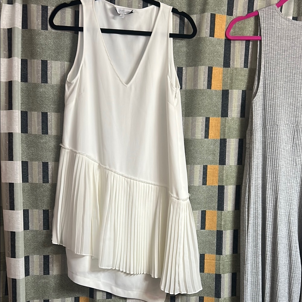 Elegant White Pleated Dress